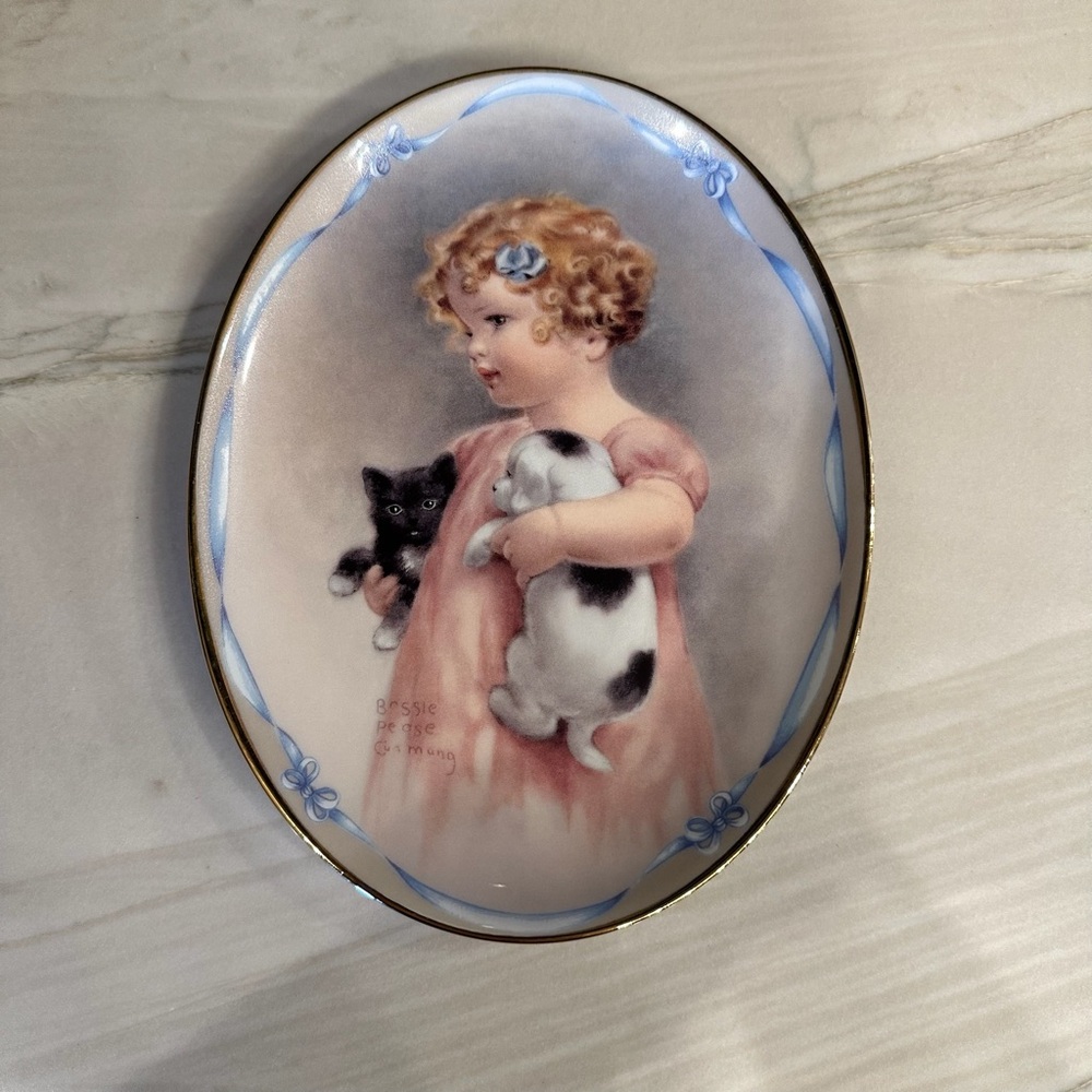 Bessie Pease Gutmann Friendly Enemies Vintage Oval Porcelain Plate Cat Dog 669